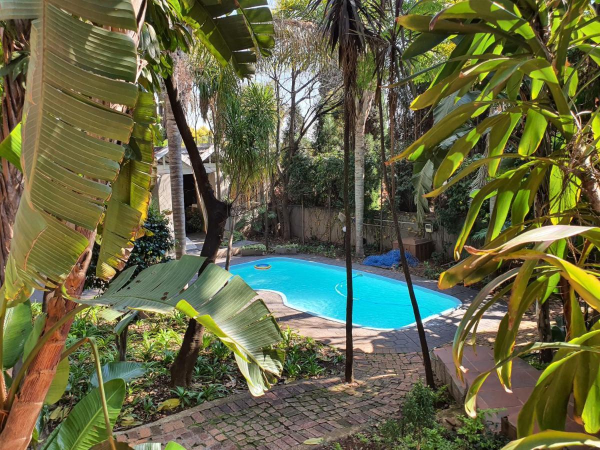 Waterhouse Guest Lodge - Indus Street พริทอเรีย ภายนอก รูปภาพ