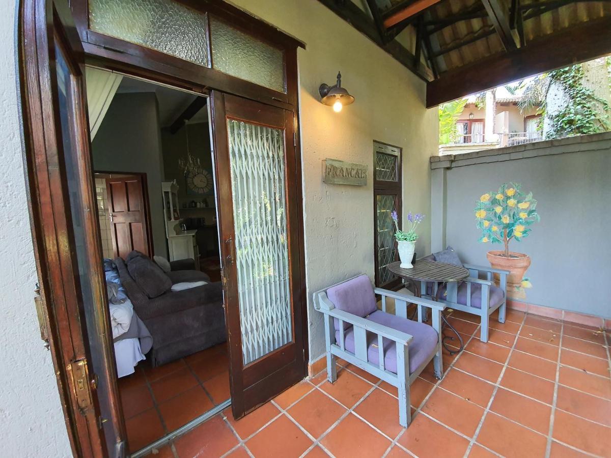 Waterhouse Guest Lodge - Indus Street พริทอเรีย ภายนอก รูปภาพ