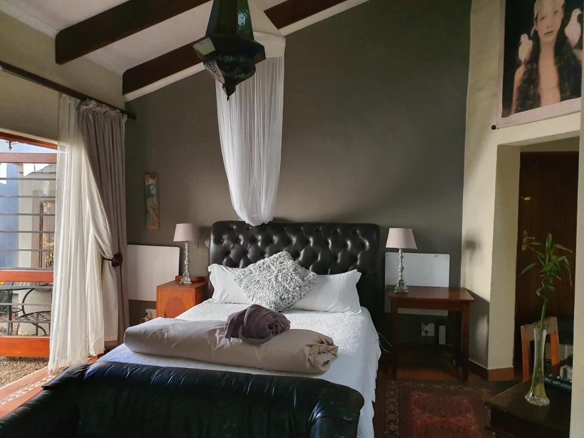 Waterhouse Guest Lodge - Indus Street พริทอเรีย ภายนอก รูปภาพ