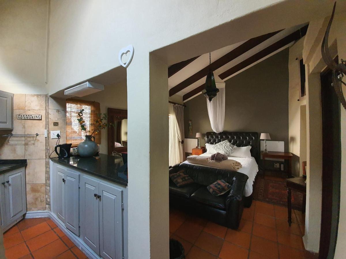 Waterhouse Guest Lodge - Indus Street พริทอเรีย ภายนอก รูปภาพ