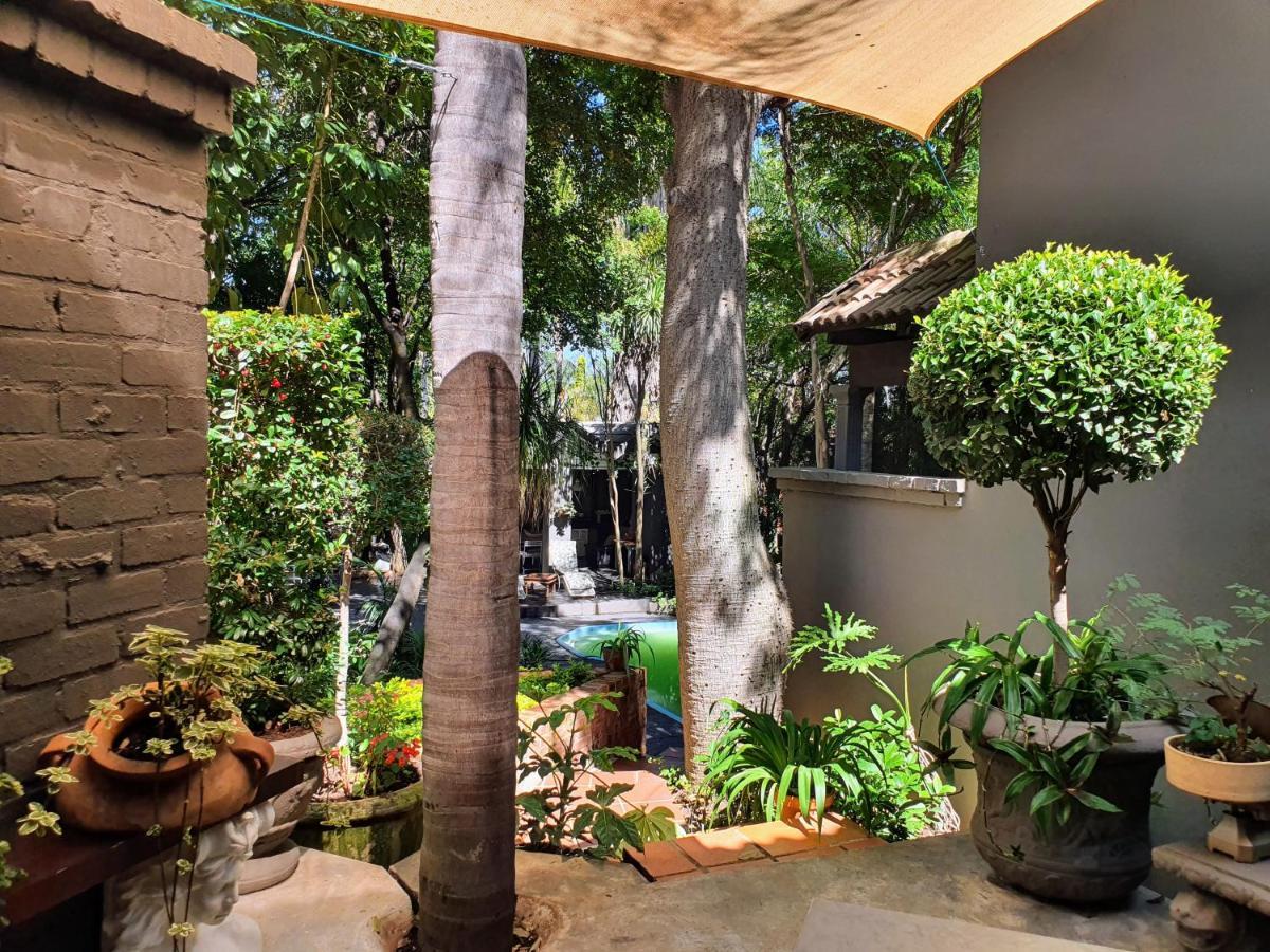 Waterhouse Guest Lodge - Indus Street พริทอเรีย ภายนอก รูปภาพ