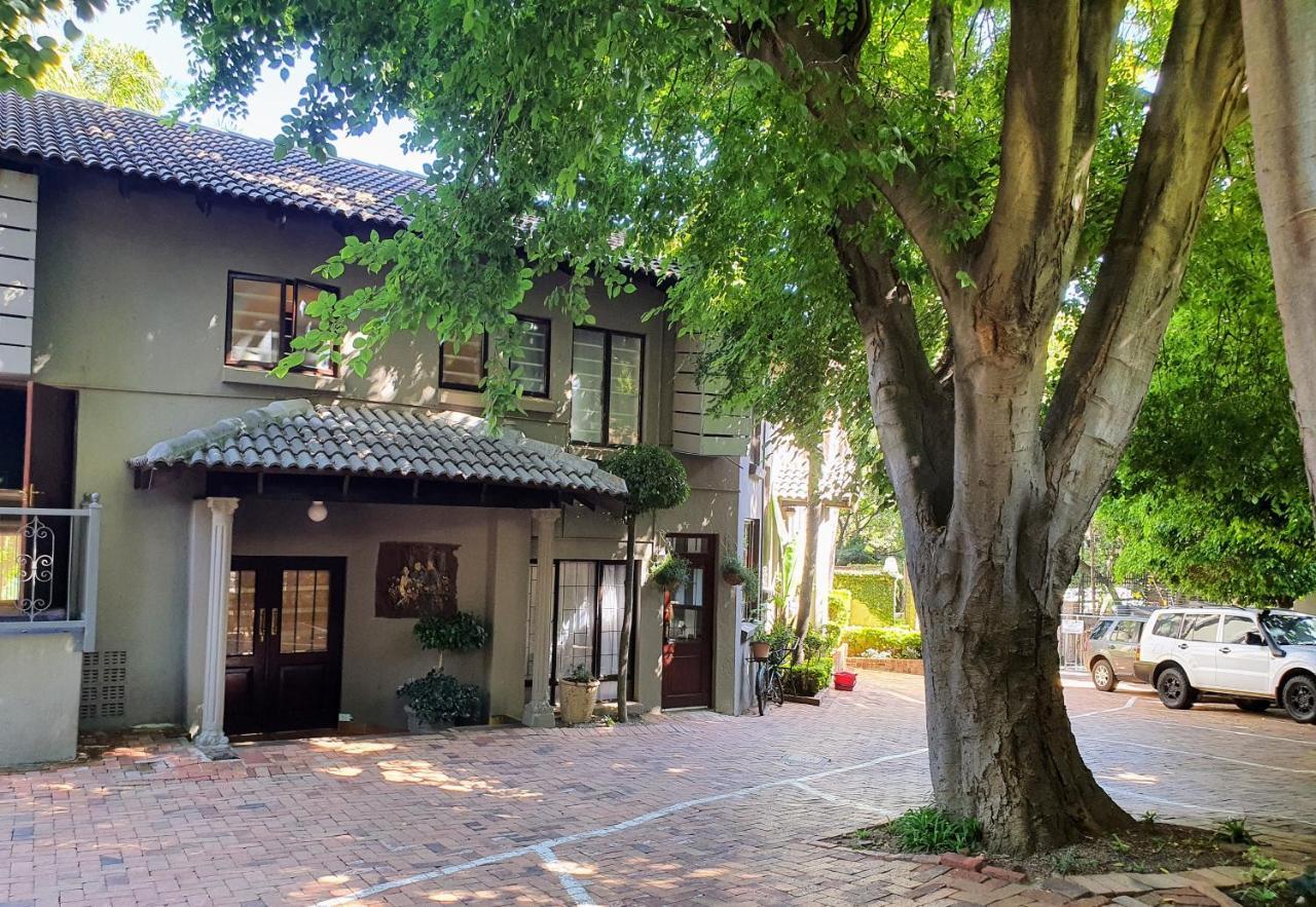 Waterhouse Guest Lodge - Indus Street พริทอเรีย ภายนอก รูปภาพ