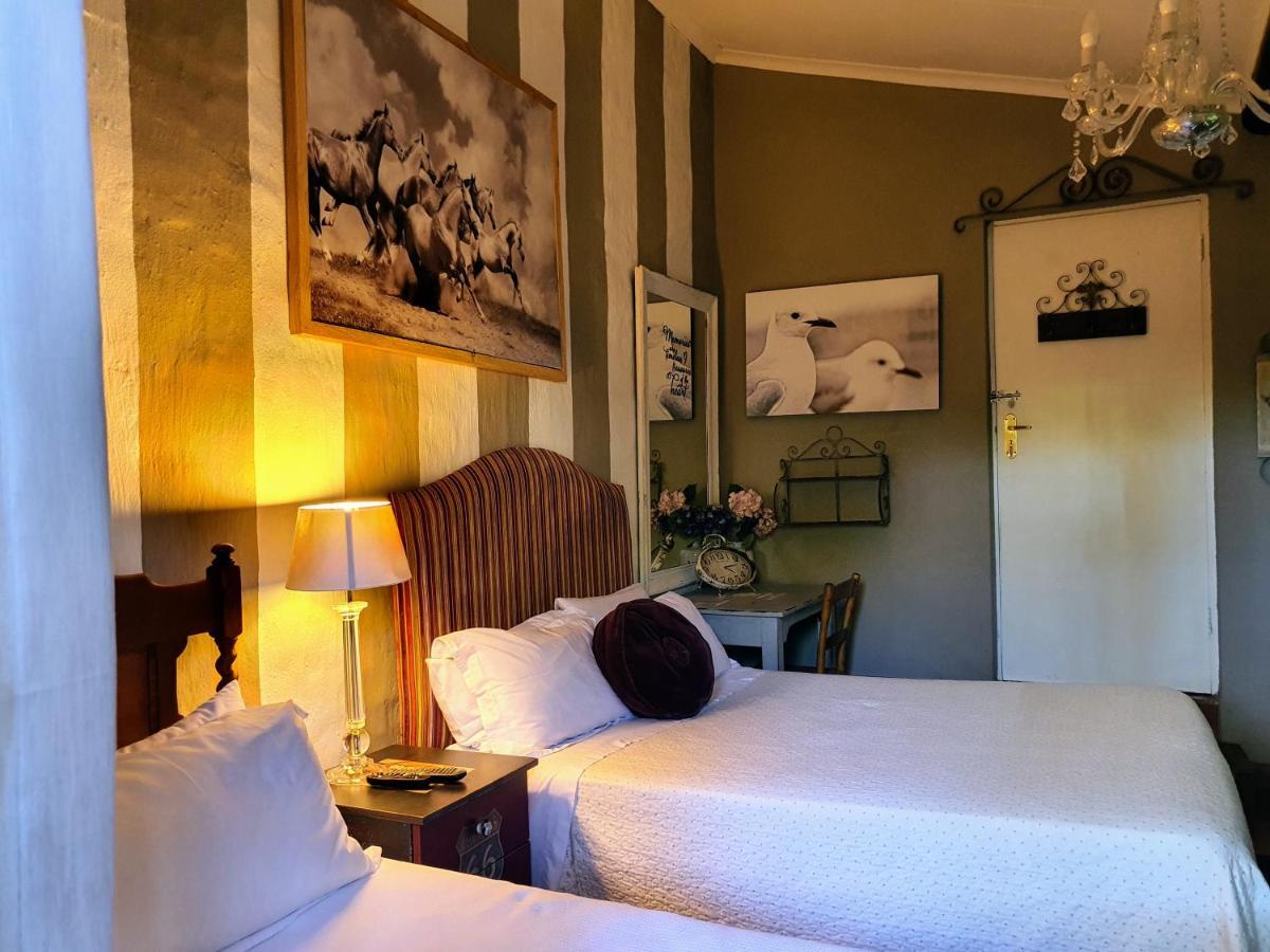 Waterhouse Guest Lodge - Indus Street พริทอเรีย ภายนอก รูปภาพ
