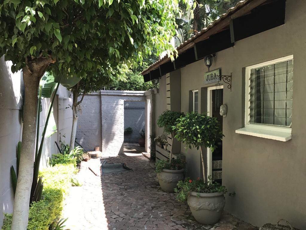 Waterhouse Guest Lodge - Indus Street พริทอเรีย ภายนอก รูปภาพ